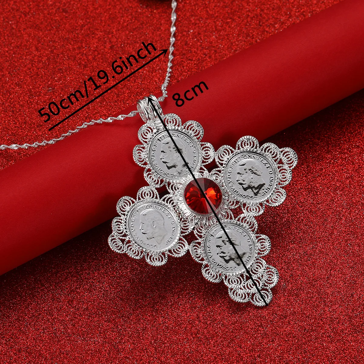 Кулон золотого цвета в африканском стиле с изображением карты Эфиопии короля