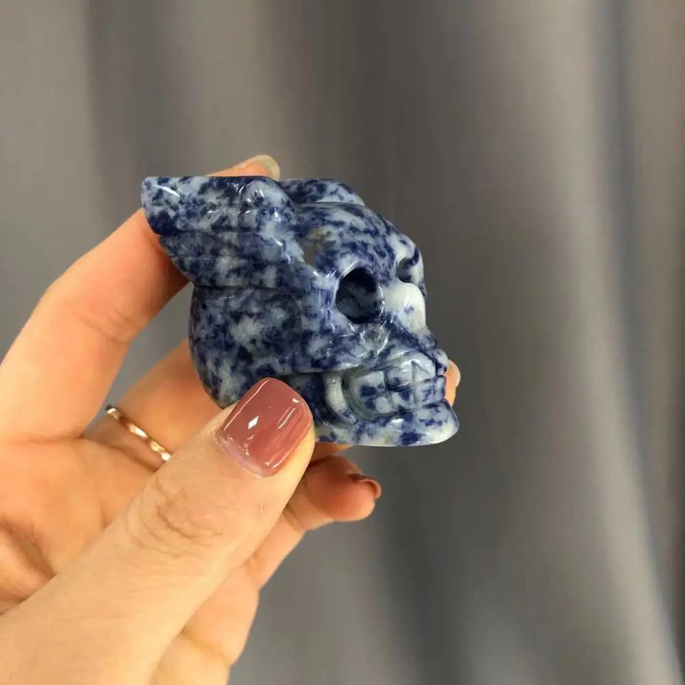 2 дюймовый Sodalite Статуэтка череп ручной резной кристалл крыло Череп для украшения