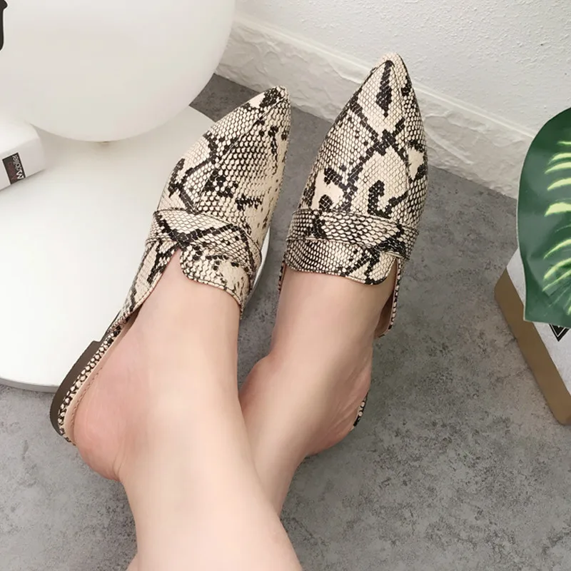 

2020 New Spring/Autumn Sexy Leopard Flocked Slides Woman Flat Shoes Slip on Loafers Mules Flip Flops 35-42 Shoes Women ZH100464
