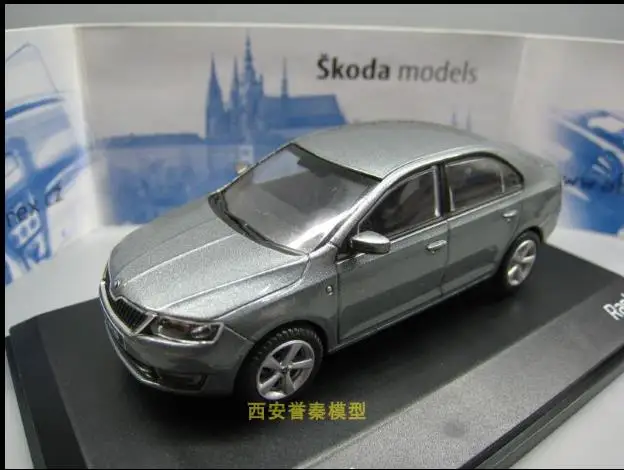 Высокое моделирование 1:43 сплав SKODA RAPLD модель автомобиля, раздвижные детские игрушки - Цвет: Серый