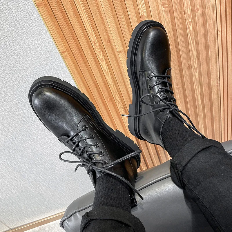 

Luxurious Fashion Gentleman Leather Shoes Light High Quality New 2021 Brand Wedding Party Mens Slip On Tourism Hand Stitching