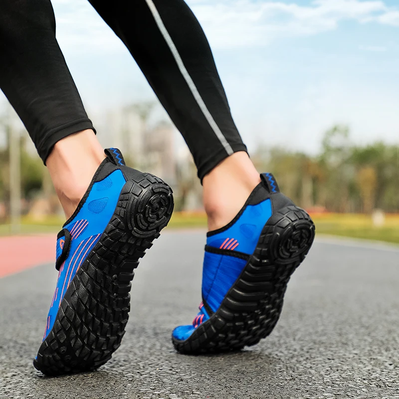 

2021 Water Shoes Men Sneakers Barefoot Outdoor Beach Sandals Gym Upstream Aqua Shoes Quick-Dry River Sea Diving Swimming 606