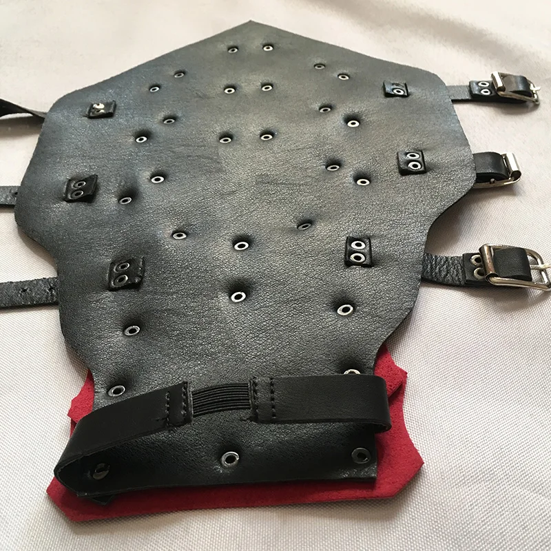 Кожаный нарукавник средневековый воин Larp Knight с пряжкой Броня заклепками