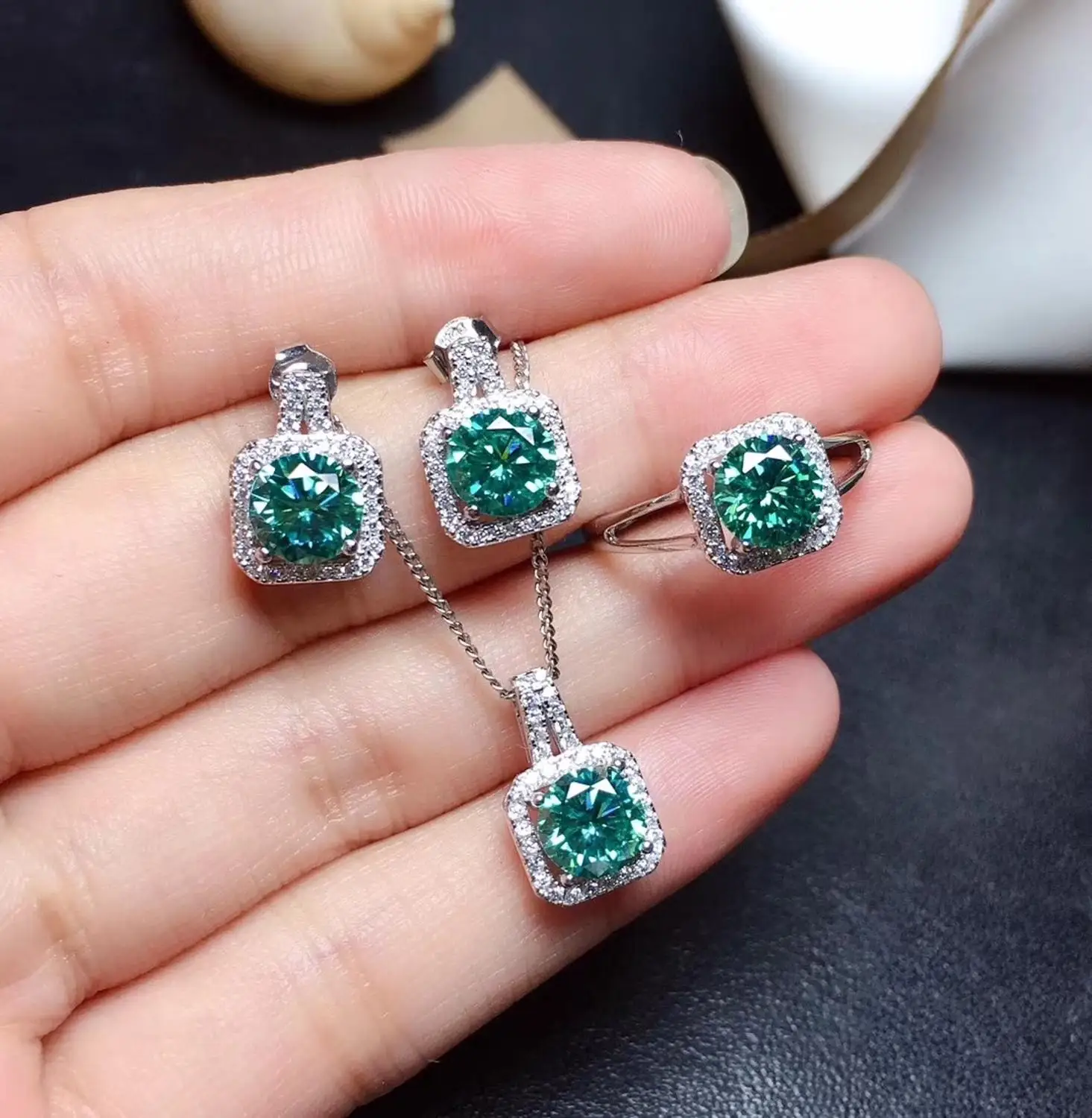 1 carat green Moissanite suit The latest gemstone. Good color and fashionable style D VVS | Украшения и аксессуары