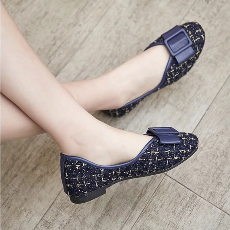 Туфли женские на плоской подошве мягкая подошва круглый носок закрытый удобная