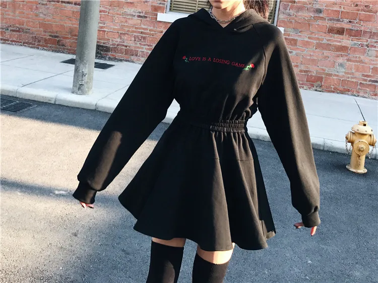 Женское мини платье Ruibbit готическое черное с длинным рукавом и воротником шапкой