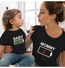 Летняя одежда для мамы и дочки одинаковые комплекты для семьи забавная черная футболка с батарейкой одежда для папы, мамы и детей 1 предмет