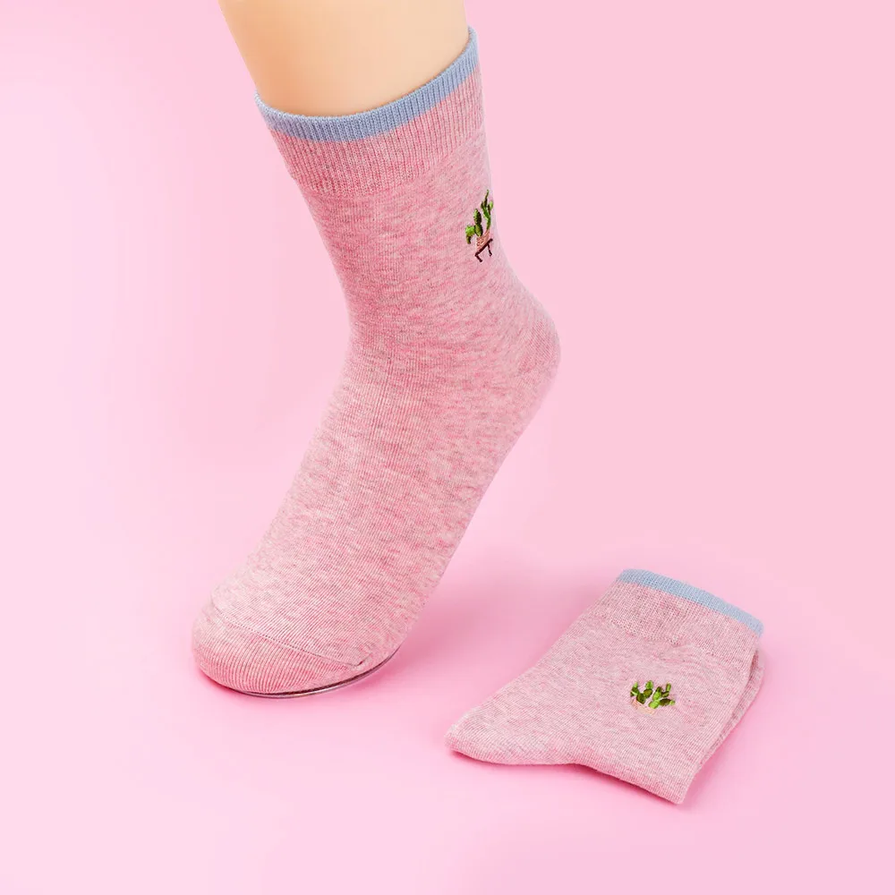 Новые женские носки средней длины с вышивкой в Корейском стиле забавные осенне
