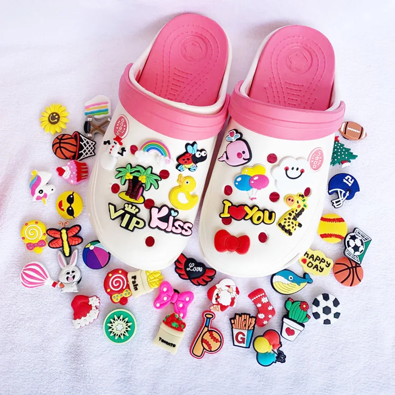 

30-200PCS Wholesale Random Cartoon Pig Shoes Charms Animal Croc Buckle For Kids X-mas Party Gift Shoe Decration Accessories
