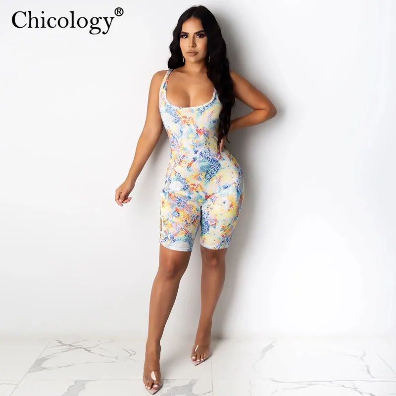 Женский комбинезон с открытой спиной Chicology пикантный со змеиным принтом и