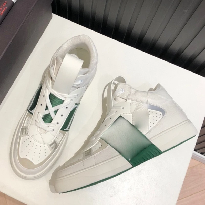 

Classic International Fashion Series Comfortable Men's Little White Shoes Women's Sneakers Running Shoes