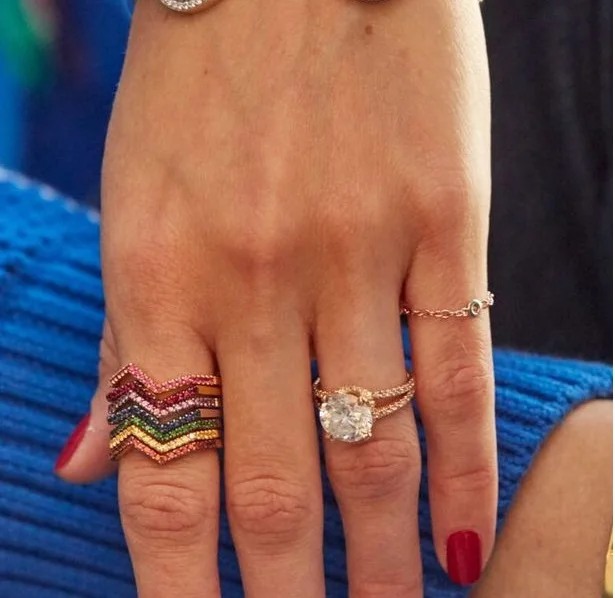 Оптовая продажа с фабрики набор колец волнистым кубическим цирконием модные