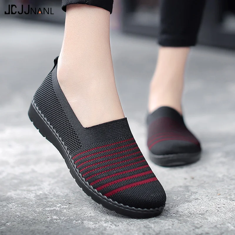 Недорогие дышащие женские кроссовки Уличная обувь для бега нескользящая уличная