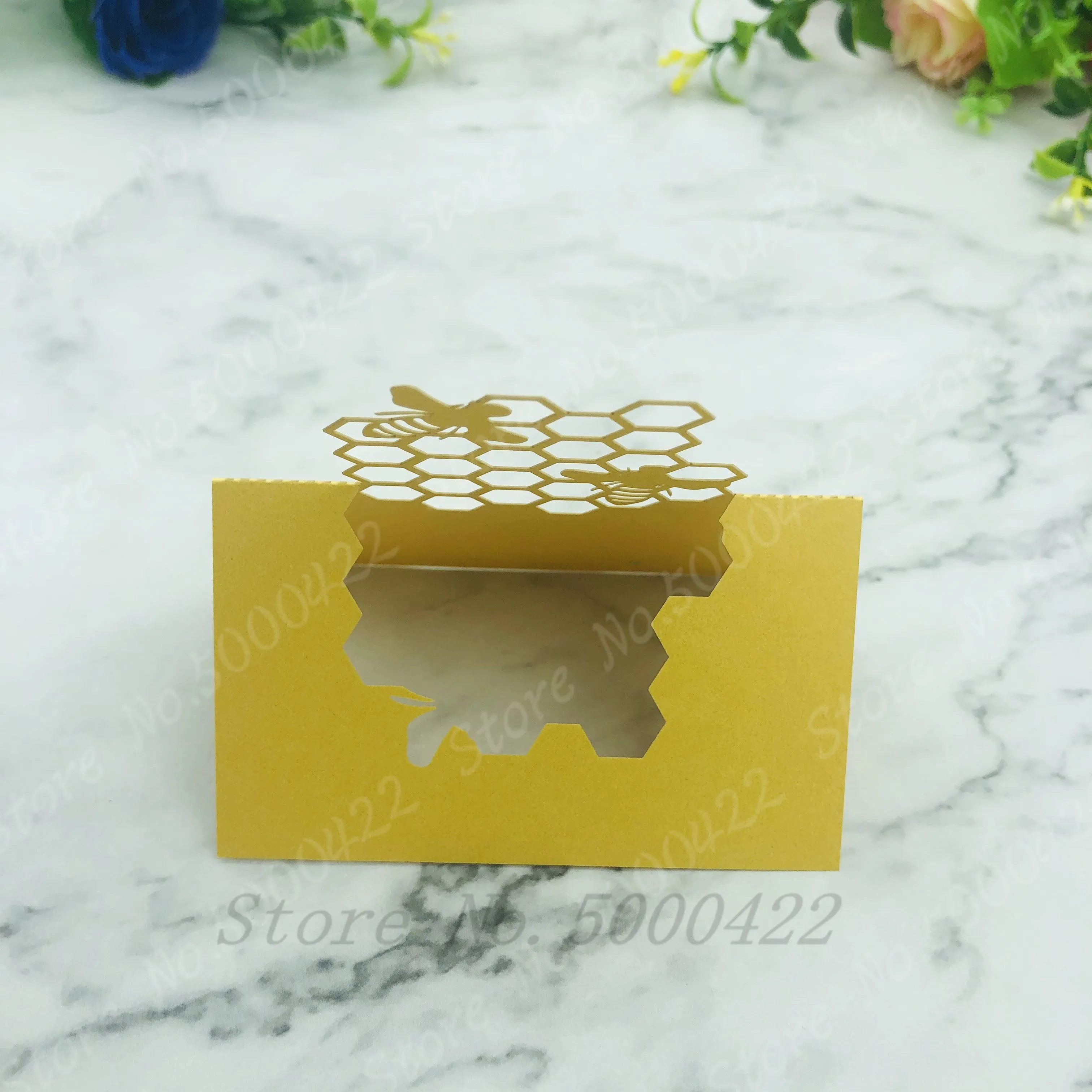 50pcs Free Shipping Laser Cut Little Bee Design Paper Place Name Wedding Invitation Cards Baby Shower Birthday Party Table | Дом и сад