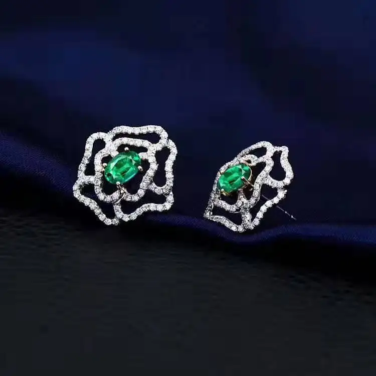 Серьги из серебра 925 пробы с натуральным изумрудом 3 Х5 мм | Украшения и аксессуары