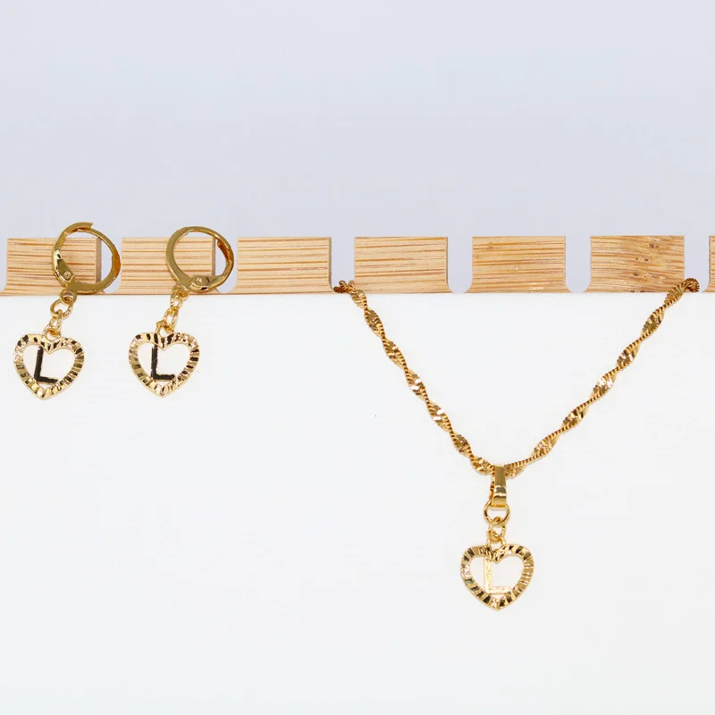 

26 inicial ouro cor amor letras conjuntos de jóias para mulher com onda de água colar de a a z áfrica coração linha esculpida pi