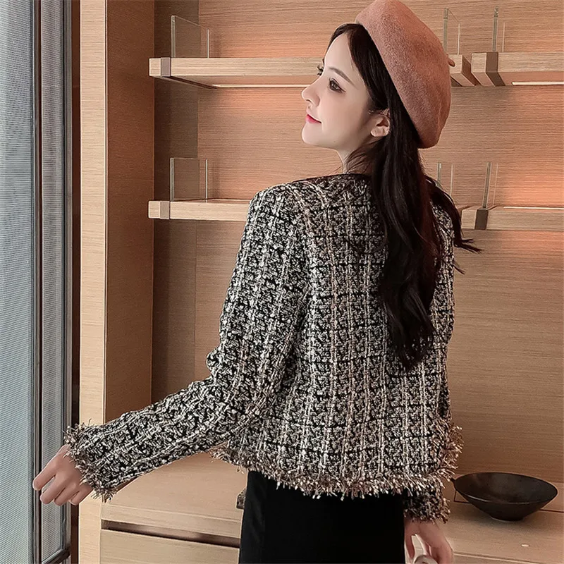

Plaid Tweed Jackets Women O-Neck Long Sleeve Cropped Coats Metal Buttons Wool Outwear Autumn Winter Vintage Office Lady B361