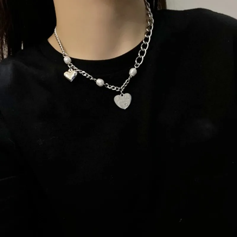 

Retro fashion Pearl Heart Pendant Necklace women's multifunctional clavicle chain hip hop pearl necklace women's jewelry