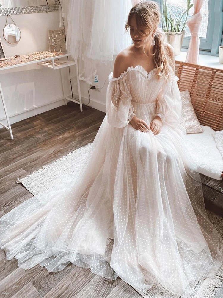 

Vintage Dotted Tulle Wedding Dresses Off the Shoulder Long Puffy Sleeves A Line Pleats Ruched Bridal Gowns Vestido De Noiva