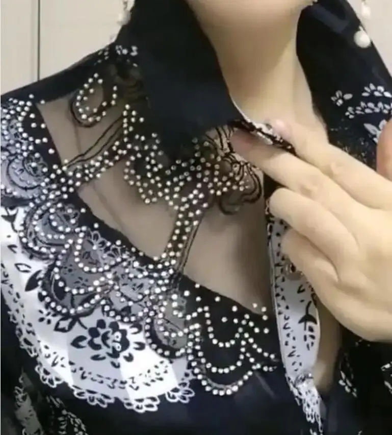 

Long-sleeved female bottoming Shirts Women's spring autumn foreign style lace stitching Ladies chiffon Shirt ins floral top coat