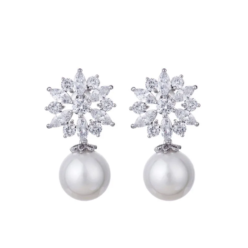 

Серьги-клипсы женские, с жемчужными ракушками и цветами из фианита ААА, без пирсинга, украшения для ушей без отверстий