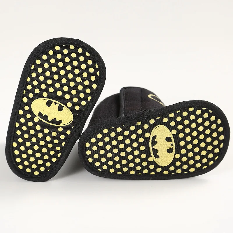 Пинетки для малышей обувь новорожденных пинетки с мультяшным рисунком летучая