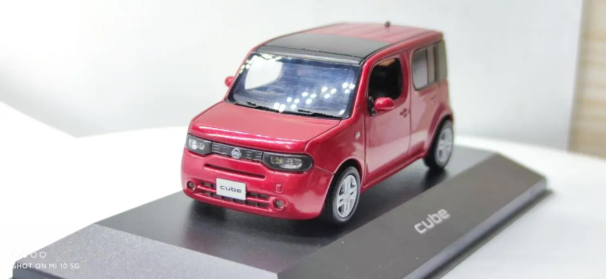 

J-collection car 1:43 NISSAN Cube Collection metal car model