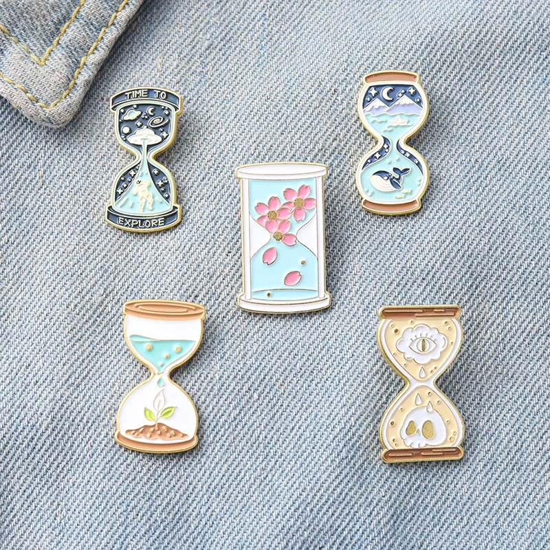 

Creative Hourglass Shape Brooch Custom Sakura Space Ocean Skull Brooch Lapel Badge Bag Cartoon Jewelry Gift for Kids Friends