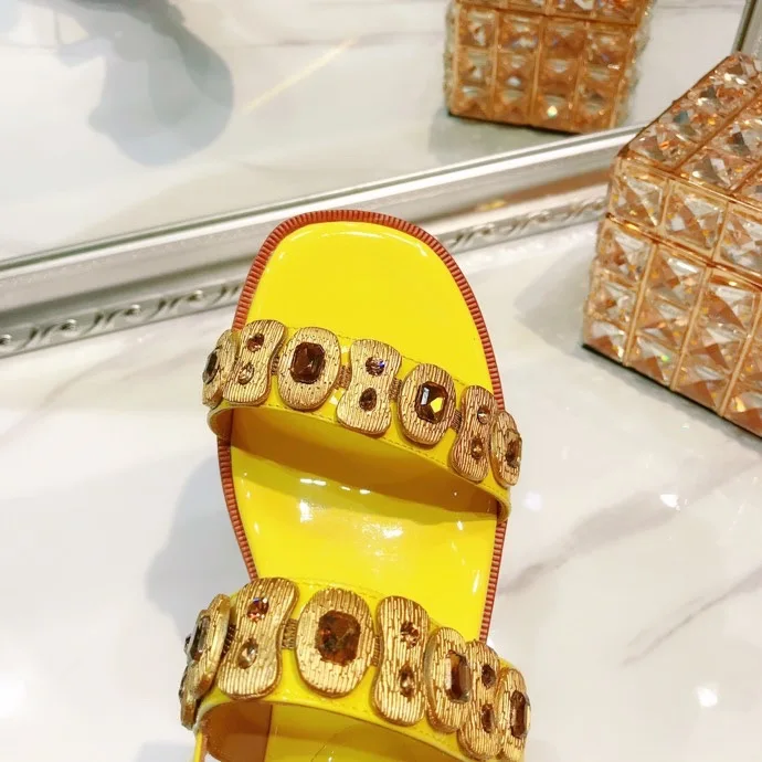 

Paris Fashion Designer Shoes Ladies Sandals Diamond Metal Buckle Decorative Flat Shoes Comfortable Large Size Maiden Shoes