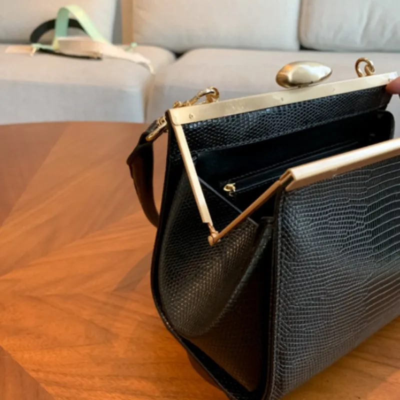 

Crocodile Pattern Women Bag 2021 New Fashion White/Black Small Crossbody Shoulder Bag Street Leisure Ladies PU Leather Handbag