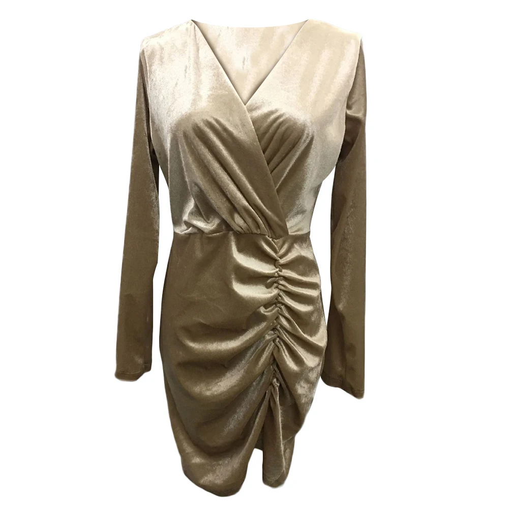 Соблазнительное женское платье однотонное теплое бархатное с длинным рукавом и V