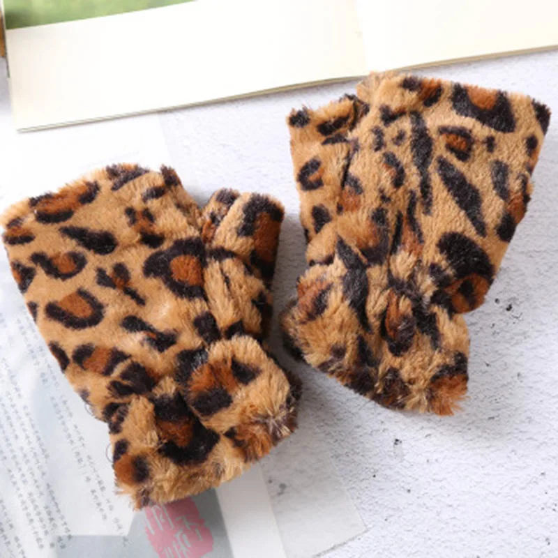 B Khaki Glove Женские милые варежки с леопардовым рисунком, с полупальчиковой крышкой, зимние женские плюшевые теплые перчатки без пальцев с сенсорным экраном, E20 - Цвет: B Khaki Glove