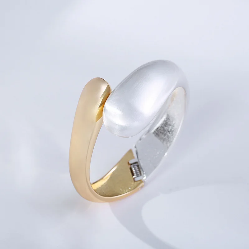 

2020 Charm Gold Color Bangles Alloy Simple Wide Opened Bangles Snake Bracelet & Fashion Bangles For Women European American