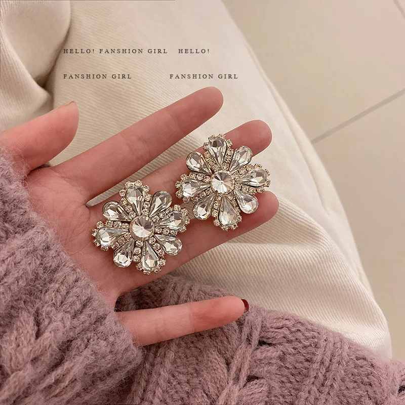 

LOVOACC Vintage Shiny Rhinestones Crystal Earring for Women Metallic Floral Geometrical Large Drop Earrings Night Club Jewelry