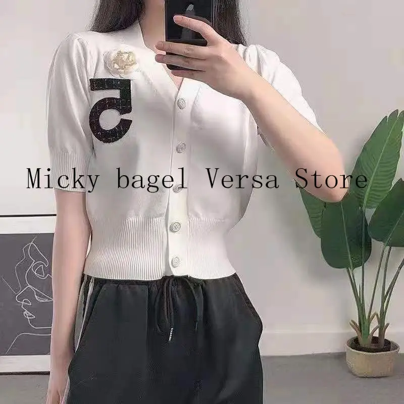 

2021 luxury brand letter printing fashion women's short sleeve top temperament versatile slim V-neck knitted cardigan Pullover