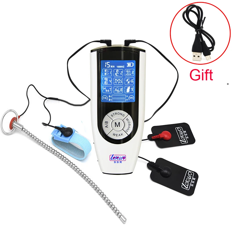 Avtomobil fon rasmi bilan yalangoch qizlar