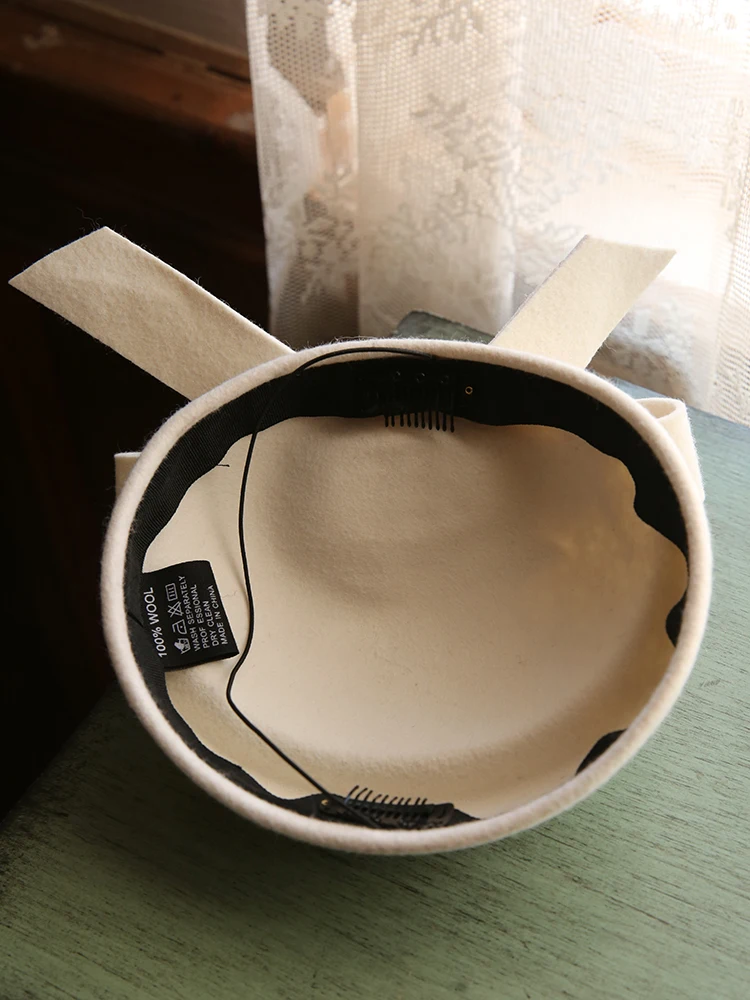 

2019 Elegant Ladies Fedoras 100% Wool Felt Bowknot Beret Cap Women Red White Wool Pillbox Chruch Wedding Hat Winter Autumn New