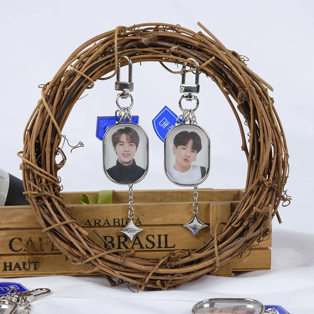 

Подвеска для школьного портфеля Bangtan брелок для мальчиков FM одного типа, ювелирные изделия, небольшой подарок для фанатов