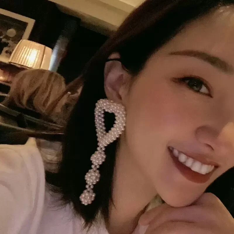 

Korean Heart Simulated Pearl Drop Earring Charm Big Hollow Love Ear Accessories For Women Girl Party Brincos Luxury Jewelry 2020
