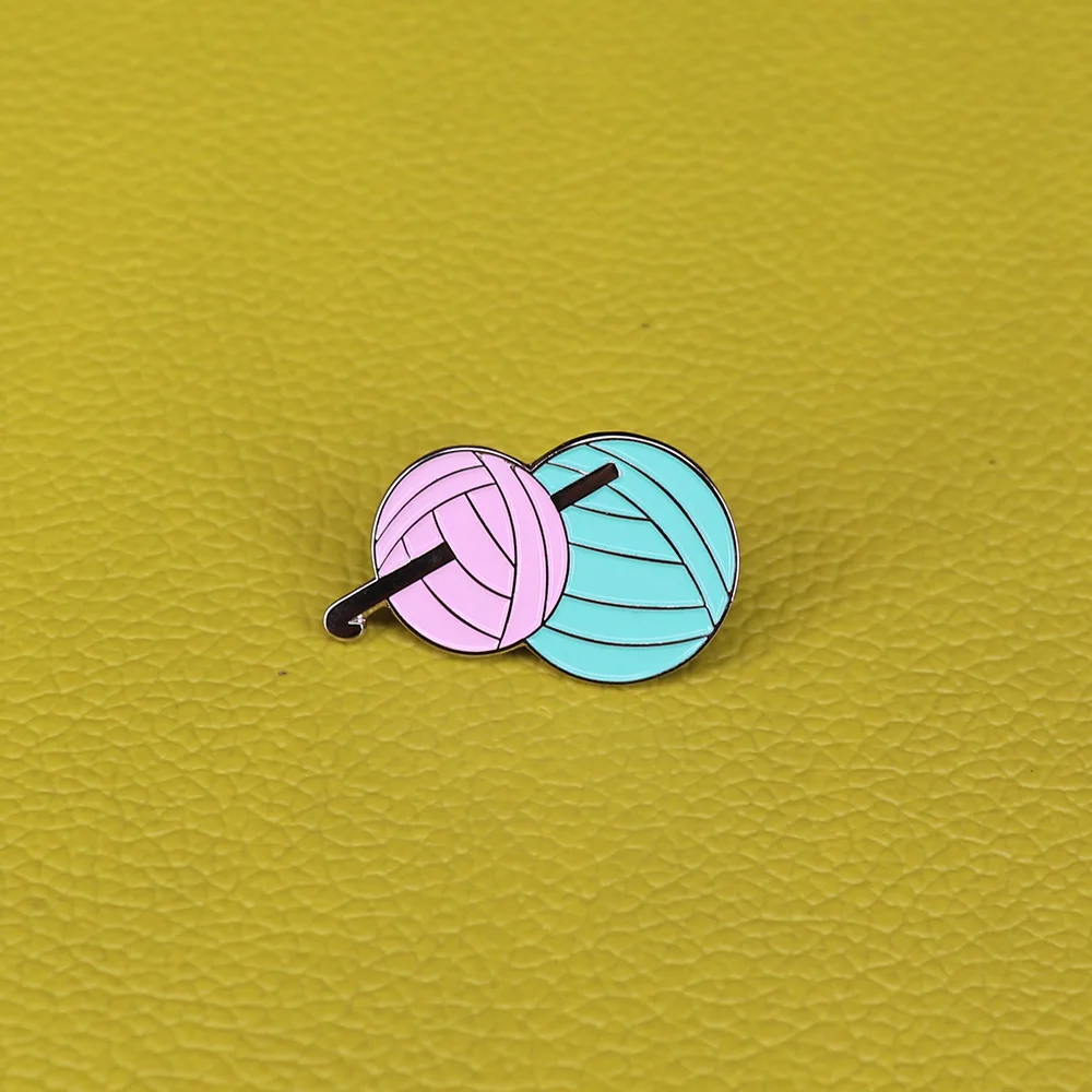 Вязание иглы и пряжа вязания крючком Брошь вязаный Любовь брошь показать