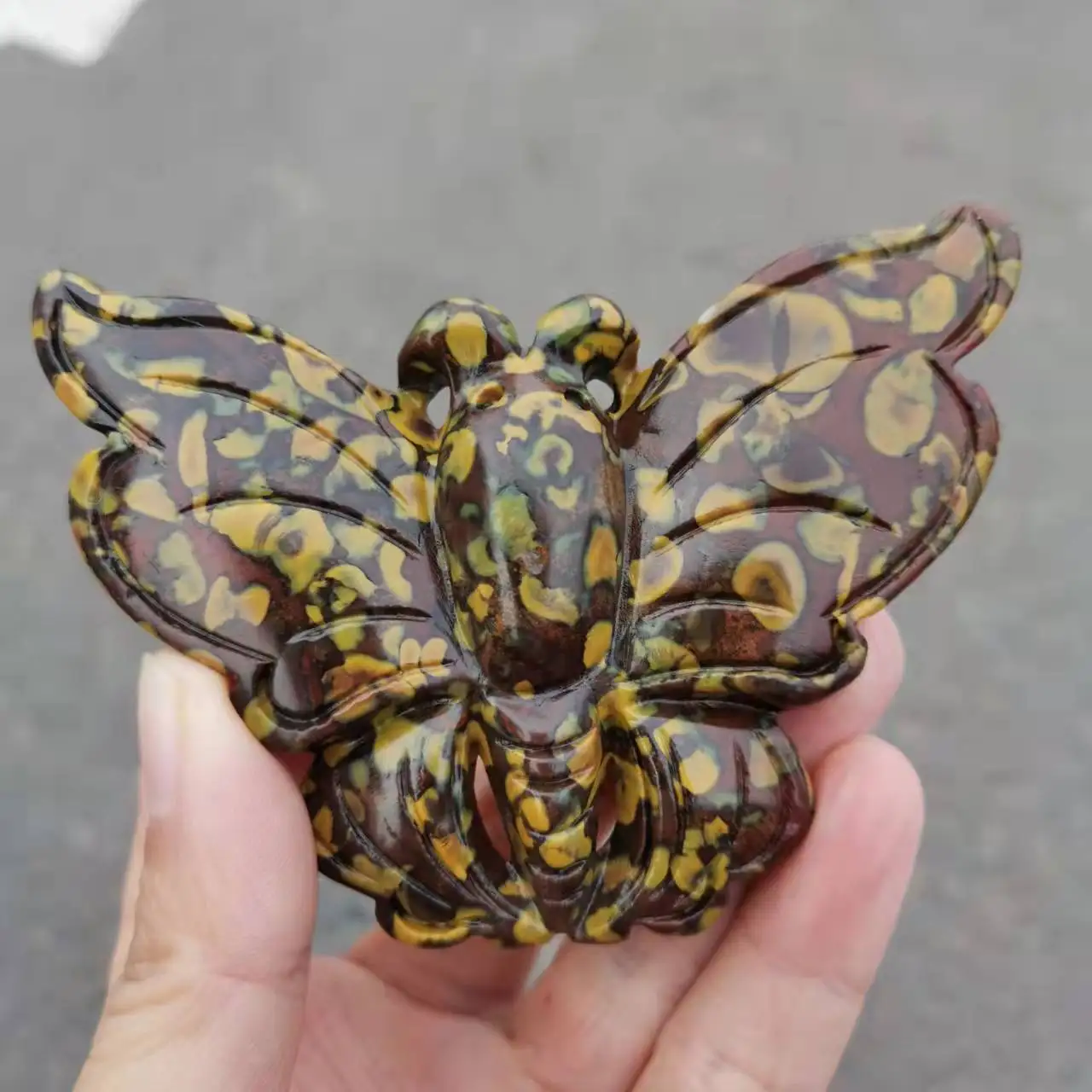 

Natural Azo stone Butterfly Figurine Crystal Insect Statue Decoration