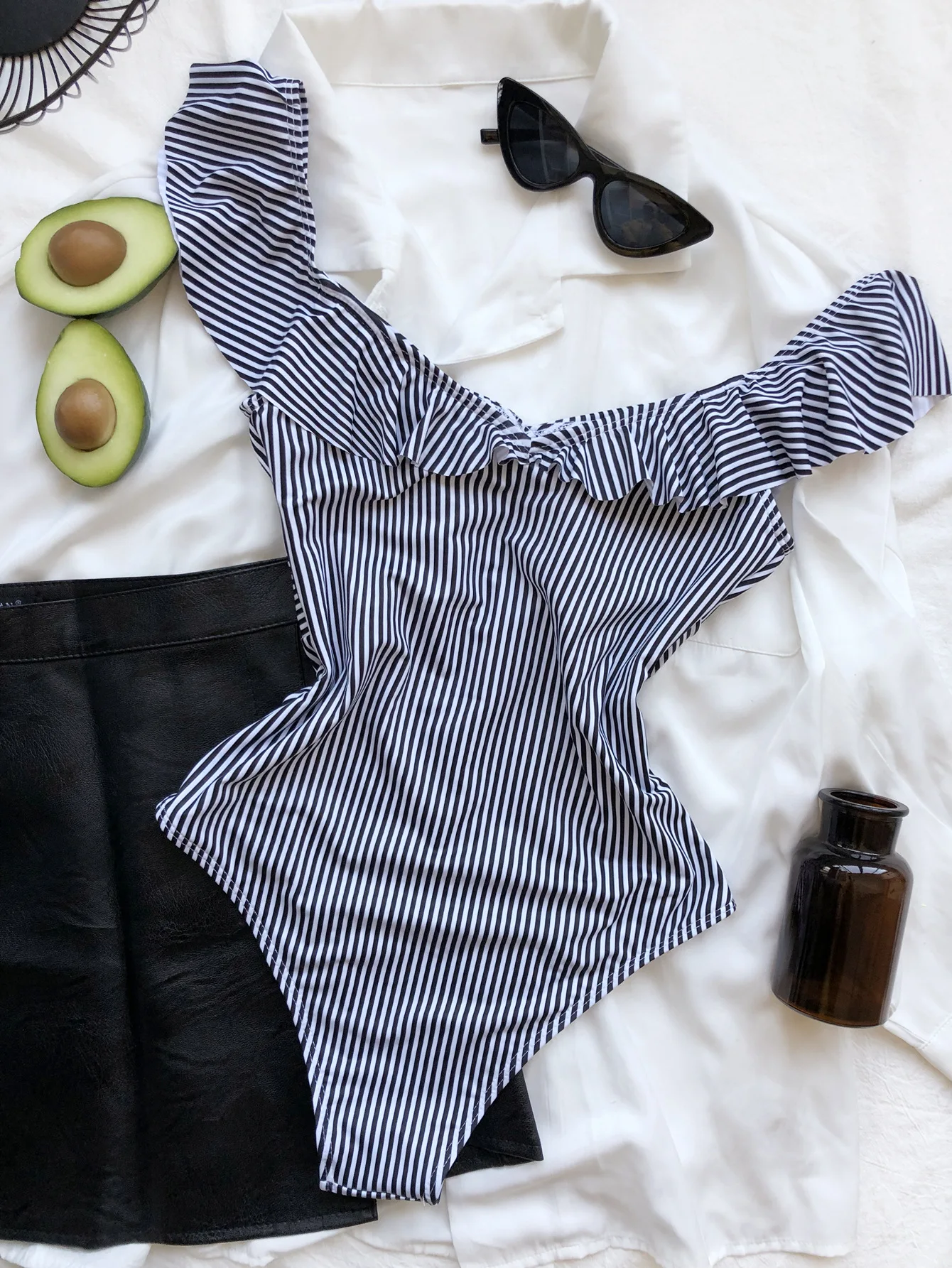 

2021 New Sexy One Piece Swimsuit Women Ruffle Swimwear Solid Bodysuit Swimsuit Push Up Monokini Bathing Suits Summer Beach Wear