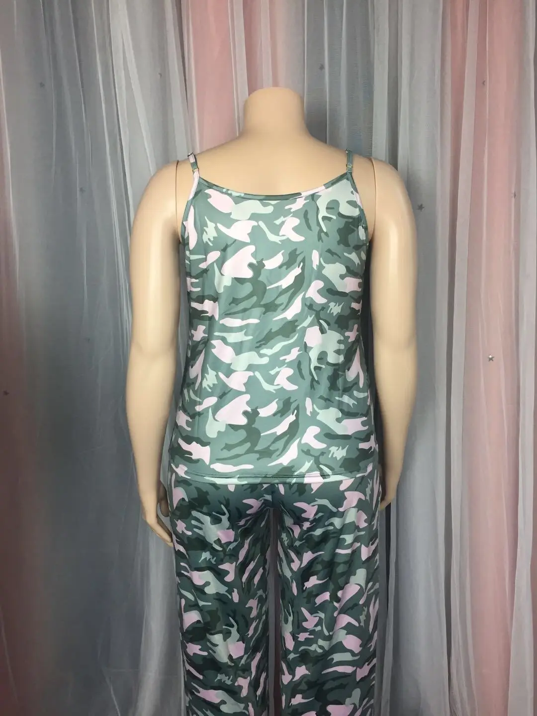 

Hot Selling Women Camouflage Print Two Piece Sets Plus Size Casual Spaghetti Strap Sleeveless Vest Lace-up Loose Pants Outfits