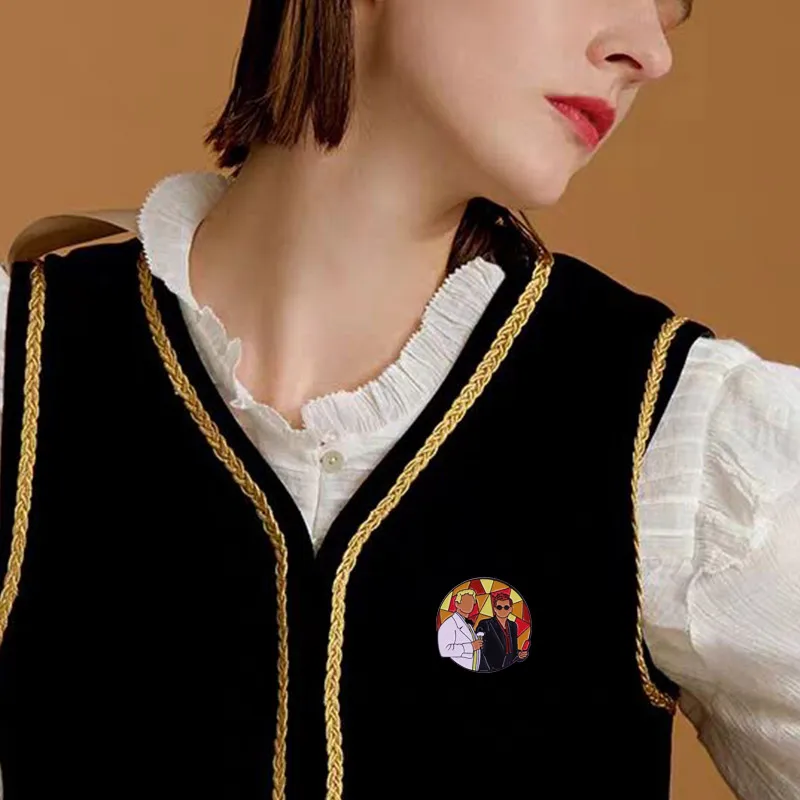 Жесткая эмалированная заколка с изображением ангела и демона вдохновленная