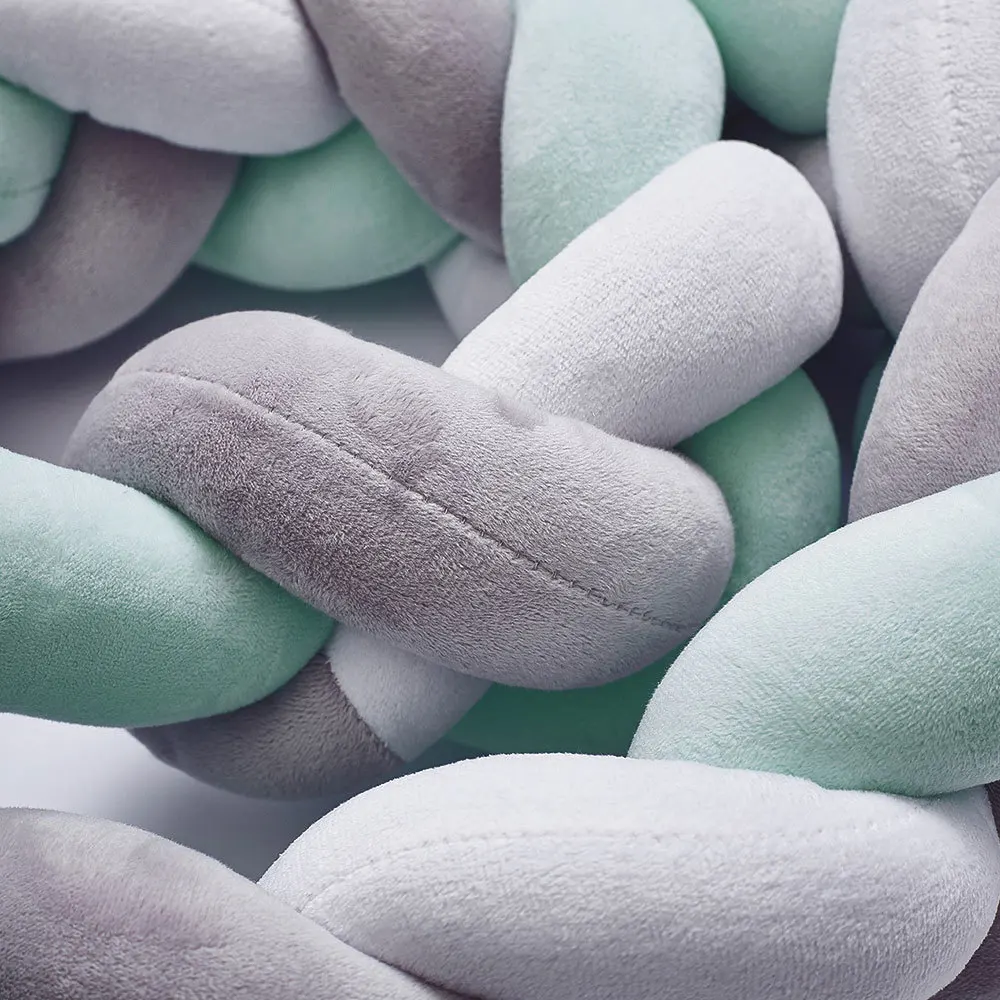 Боковая оплетка для детской кроватки ручная работа коса бантик новорожденного