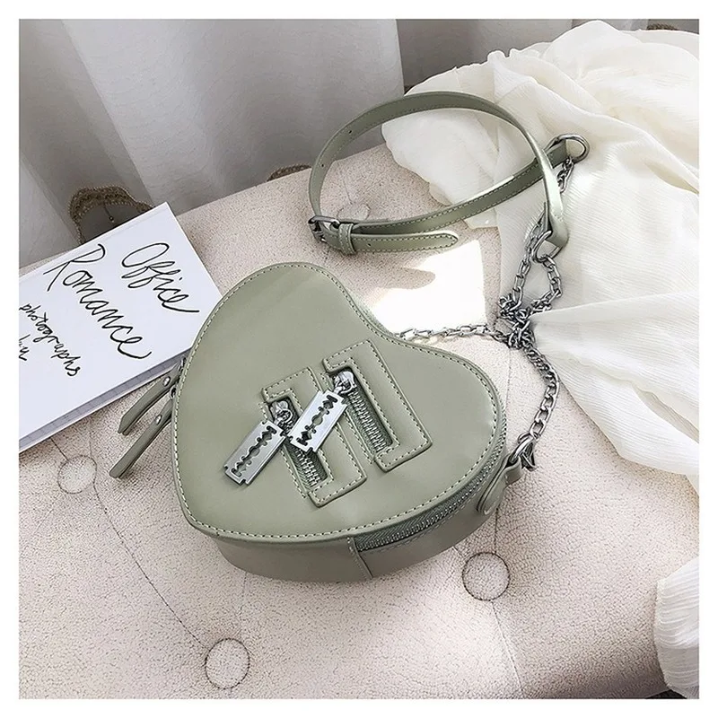 

Women Purses and Handbag Fashion Red Love Heart Shape Shoulder Bag Women Chain Crossbody Bag Ladies Purse and Clutch Bag