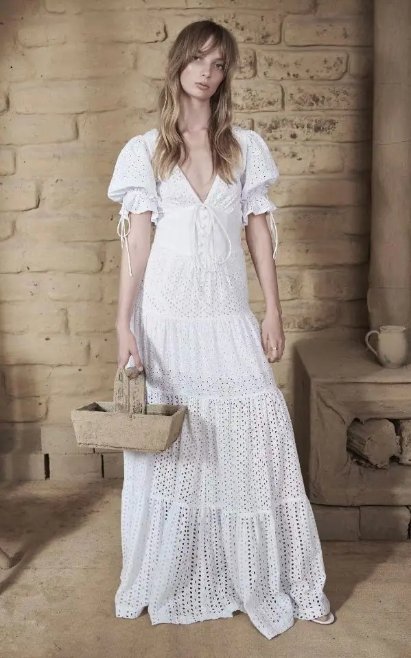 

2021 style V-neck bubble sleeve short sleeve sexy backless lace embroidered dress long skirt