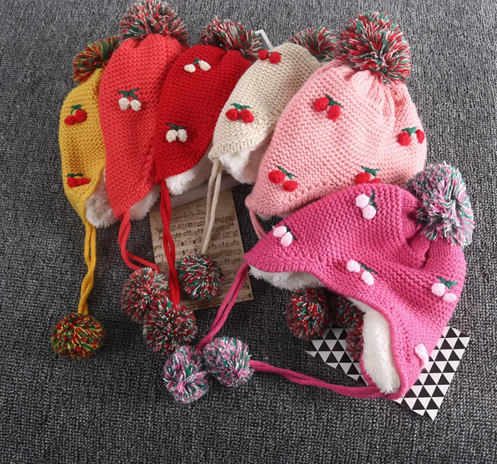 Теплая мультяшная шапка-клубника с помпоном для волос детская зимняя Милая шапка