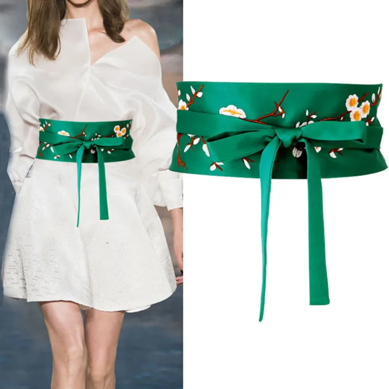 Традиционное кимоно с поясом зеленого черного красного цветов кардиган вышивкой