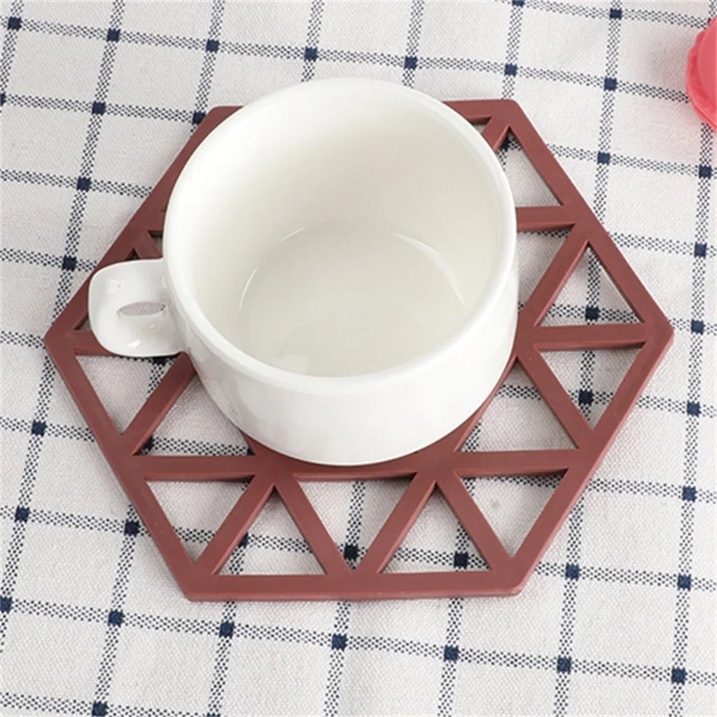 Коврик для стола с геометрическим рисунком устойчивый к ожогу силиконовый